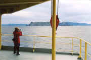 Hobart me looking at Tasman Island lighthouse.jpg (46837 bytes)